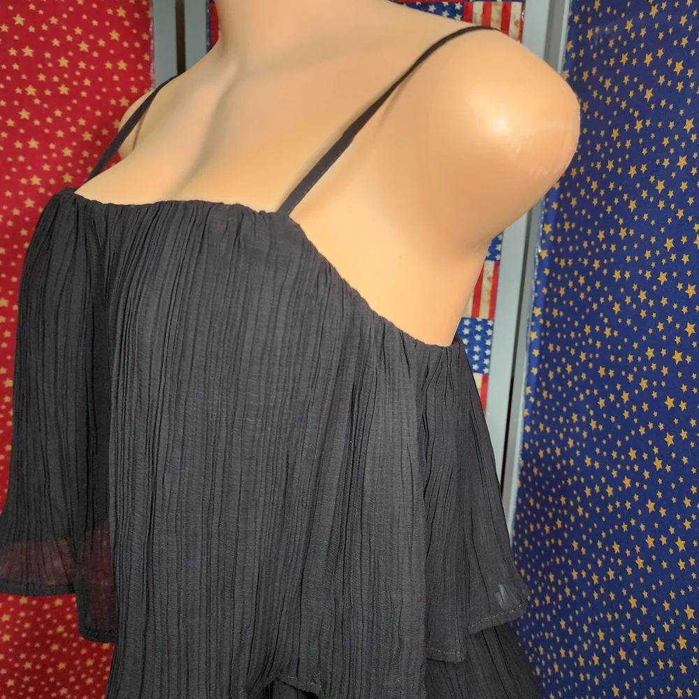 **Express Black Pleated Wide-Leg Jumpsuit** - Picture 5 of 11